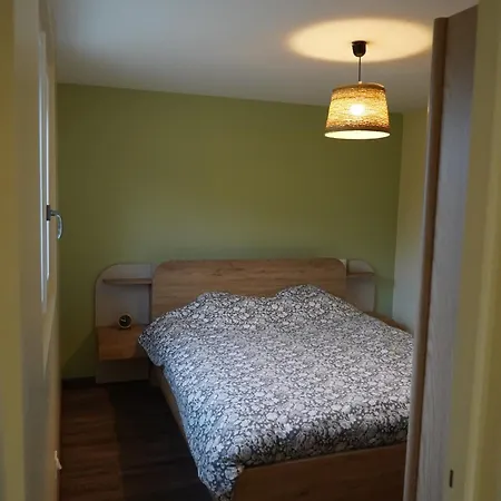 - La Petite Chaumiere Semesterbostad *