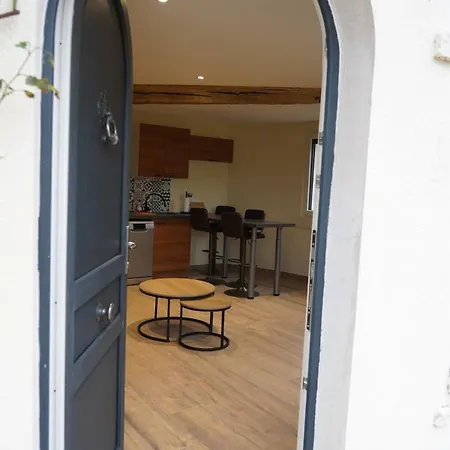 - La Petite Chaumiere Semesterbostad Rouilly-Sacey