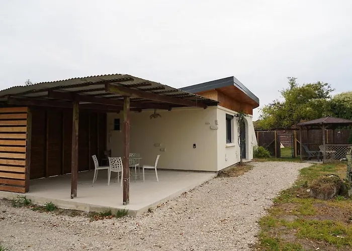 - La Petite Chaumière Rouilly-Sacey