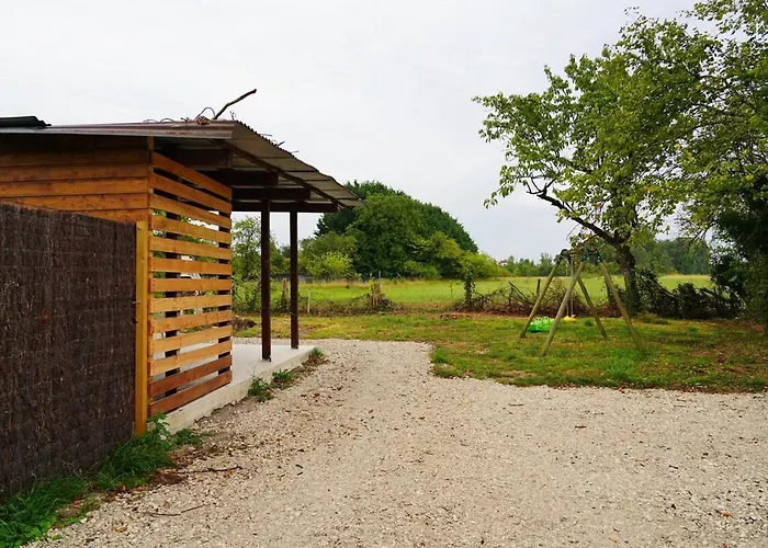 - La Petite Chaumière Rouilly-Sacey
