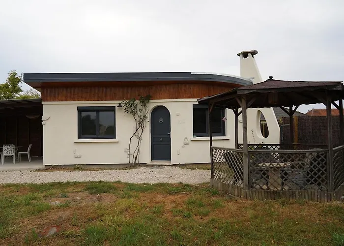 - La Petite Chaumiere * Rouilly-Sacey